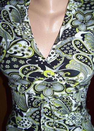 Летняя вискозная с эластаном цветочная футболка-блузка с запахом на груди и завязкой sm3 фото