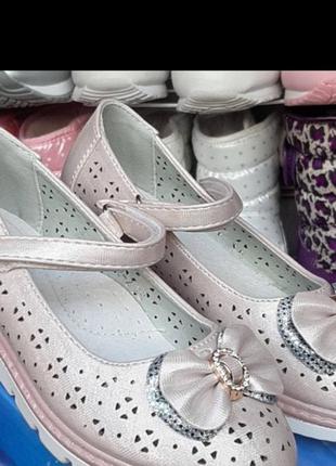 Розовые туфли на платформе для девочки летние
