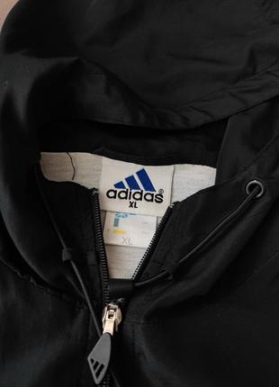 Вінтажна куртка adidas
оригінал5 фото