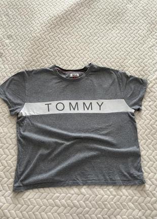 Футболка tommy hilfiger розмір l жіноча