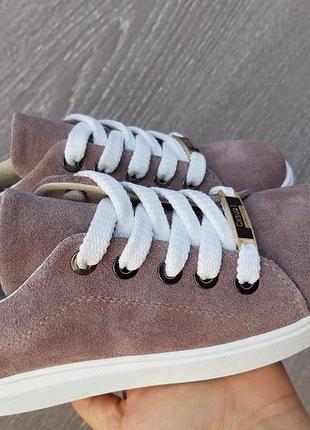 Кроссовки из натуральной замши