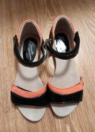 Босоніжки для дівчинки 32р.