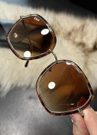 Женские солнцезащитные очки dior4 фото