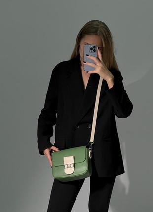 Зелена жіноча сумка на літо