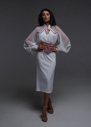 Платье вышиванка женское миди дизайнерское с вышивкой, оригинал бренд, нарядное белое вышитое платье