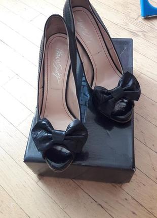 Женские черные кожаные туфли с открытым носком3 фото