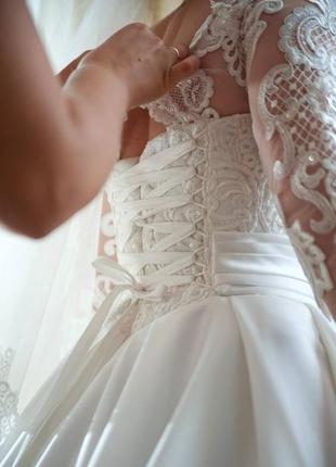 Не венчанное свадебное платье. атлас!4 фото