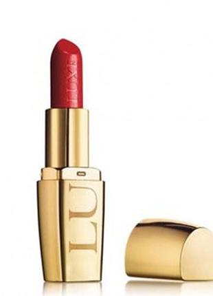 Зволожуюча губна помада avon luxe