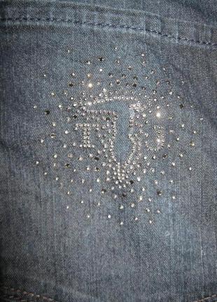 .новые стрейч. джинсы "trussardi jeans" р.31 (наш 44 размер)10 фото