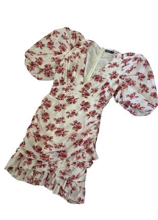 Платье мини белое цветочное с рукавами буфы пышные, драпировка, декольте6 фото