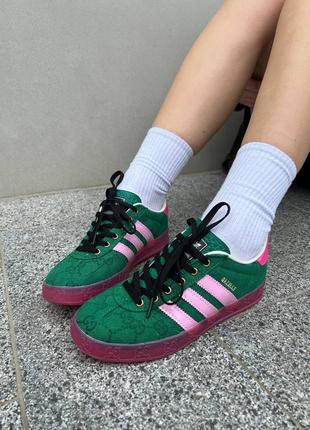 Кроссовки в стиле gucci x adidas logo green pink