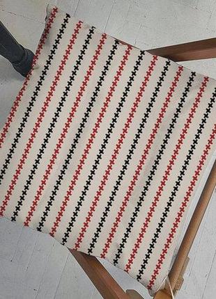 Подушка на стул с завязками линии из крестиков  40х40х4 см (pz_23f014)