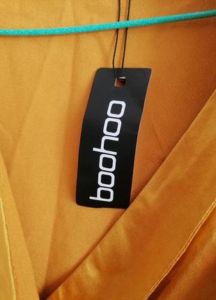 На випуск сукня boohoo на запах гірчична золота5 фото