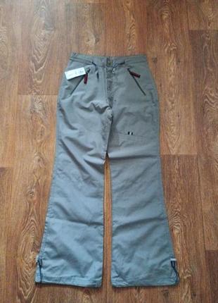 Брюки в спортивном стиле