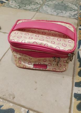 Косметичка guess