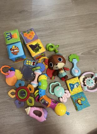 Лот игрушек для младенца