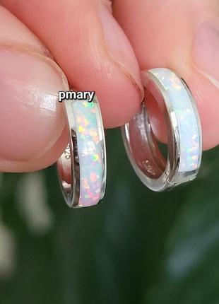 Серебряные серьги с белым опалом