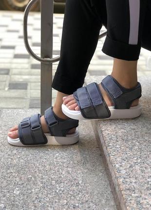 Женские босоножки adidas adilette sandal gw.4 фото