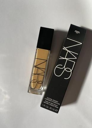 Nars natural radiant longwear foundation стойкий тональный крем1 фото