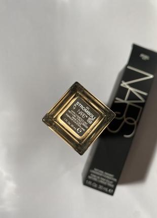 Nars natural radiant longwear foundation стойкий тональный крем2 фото