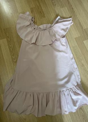 Сукня з воланами