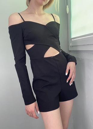 Комбинезон с открытыми вставками