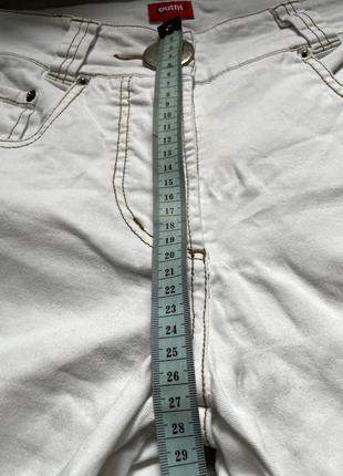 Белые прямые джинсы тренд outfit6 фото