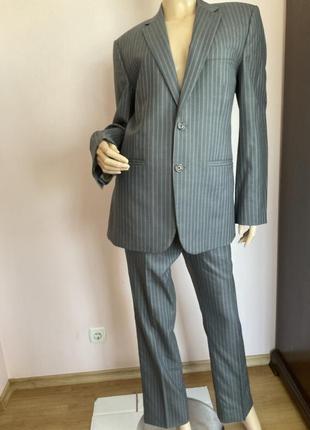 Мужской классический деловой серый костюм в полоску/m/brend marzoni