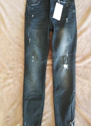 Новые черные скини-женские джинсы zara с завышенной талией рваный низ2 фото