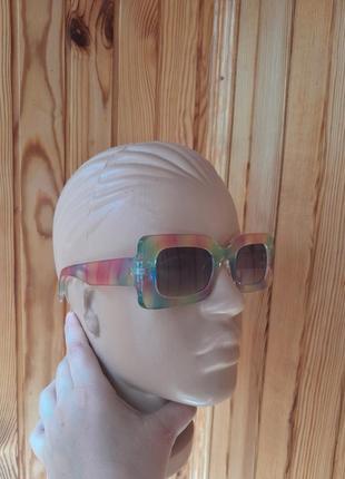 Стильні прямокутні окуляри в різнокольоровій оправі8 фото