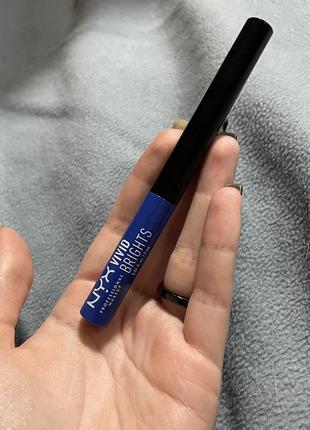 Яркая синяя подводка для глаз nyx professional makeup vivid brights liner sapphire4 фото