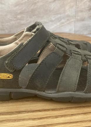 Босоніжки, сандалі keen