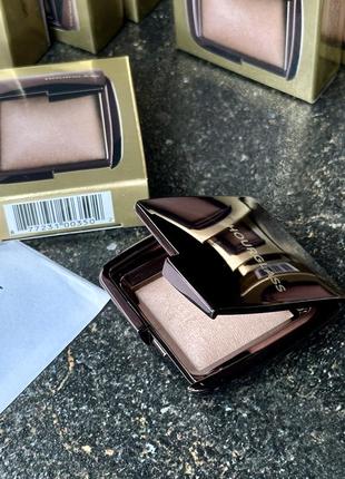 Финишная пудра для лица hourglass ambient lighting finishing powder