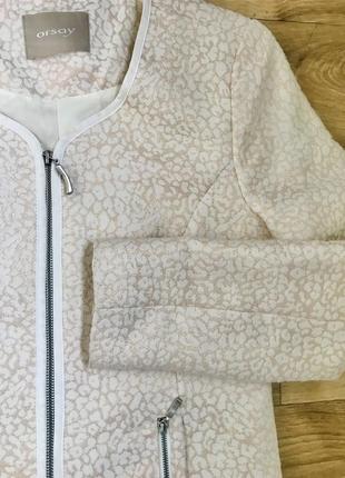 Костюм orsay пиджак и юбка 36 s, молочный с пудрой, на молнии, нарядный, праздничный