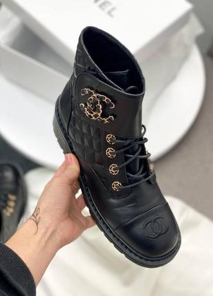 Черевики у стилі chanel lace-up boots black3 фото