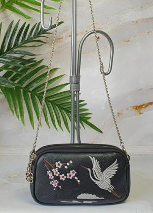Красивая кожаная сумочка дорогого бренда hongu