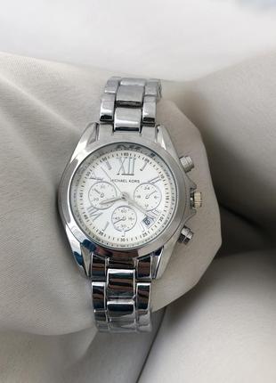 Часы женские, стильные, модные, под серебро, красивые часики