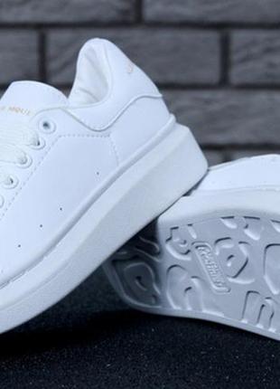 Жіночі шкіряні білі кросівки alexander mcqueen full white. маквин осінні, демісезонні7 фото