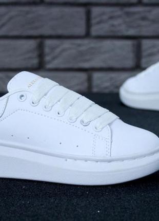 Жіночі шкіряні білі кросівки alexander mcqueen full white. маквин осінні, демісезонні10 фото