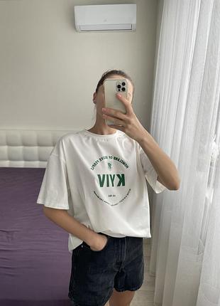 Футболка з принтом