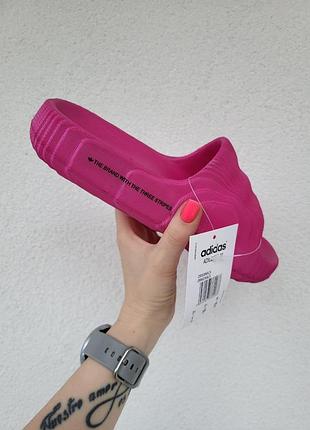 Adidas adilette женские шлепанцы