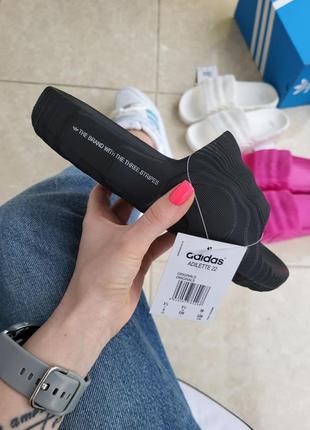 Adidas adilette женские шлепанцы