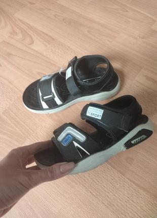 Босоніжки нові