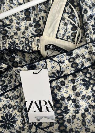 Zara платье средней длины с прорезной вышивкой, s10 фото