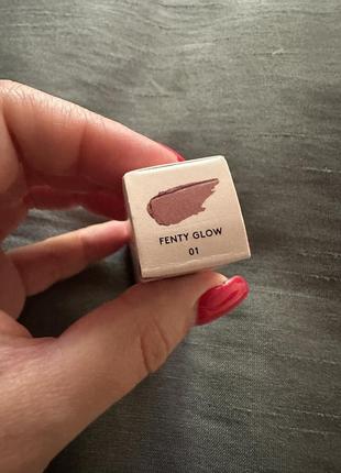 Fenty beauty gloss bomb lip luminizer/ блиск для губ/сяяючий блиск для губ/нюдовий блиск для губ2 фото