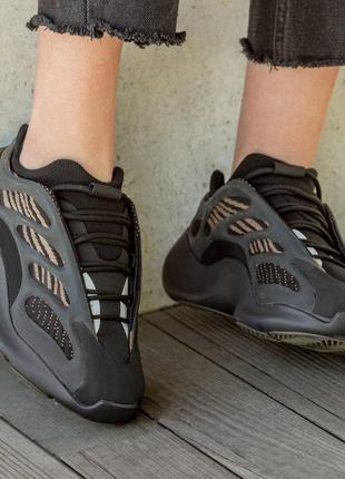 Мужские кроссовки adidas yeezy boost 700 v3 clay brown 40-41-42-43-44-459 фото