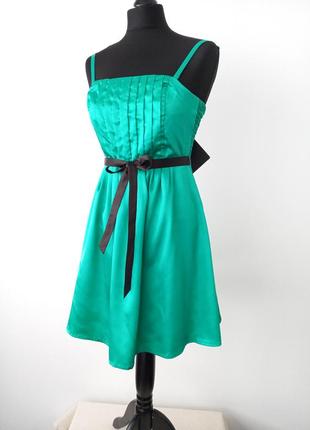 Плаття шикарне зеленого кольору. нове з біркою.