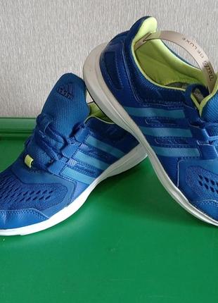 Кроссовки фирмы adidas 32 размера