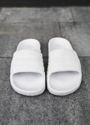 Белые летние мужские спортивные тапочки шлёпанцы adidas5 фото