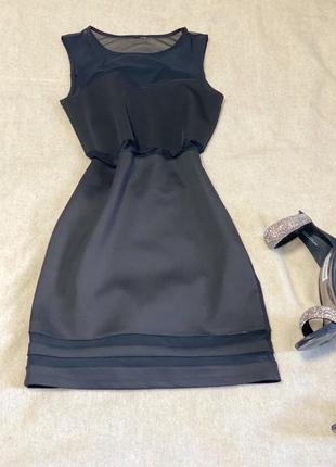 Чорна сукня з сіткою